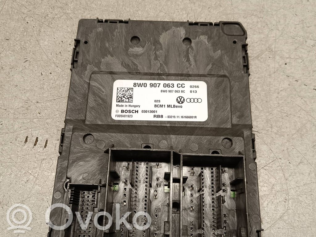 Audi A4 S4 B9 Comfort/convenience module 