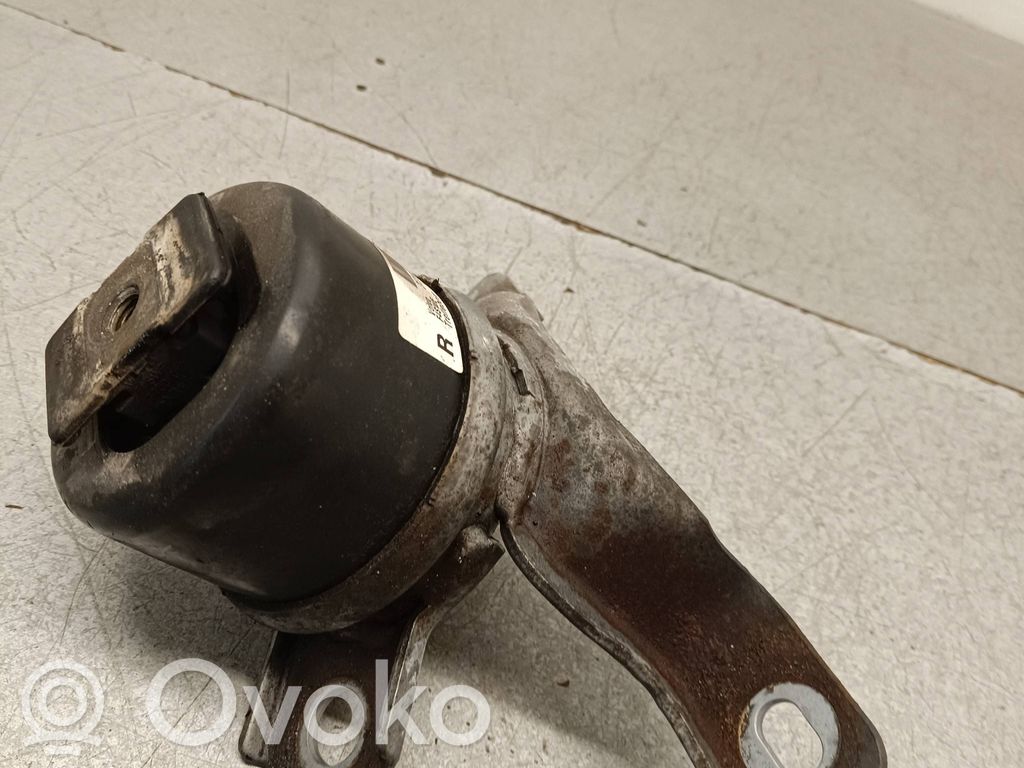 Volvo XC60 Engine mount bracket 