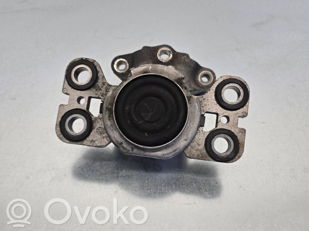 Volvo XC60 Engine mount bracket 