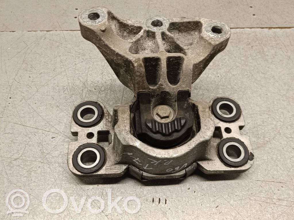 Volvo V60 Engine mount bracket 