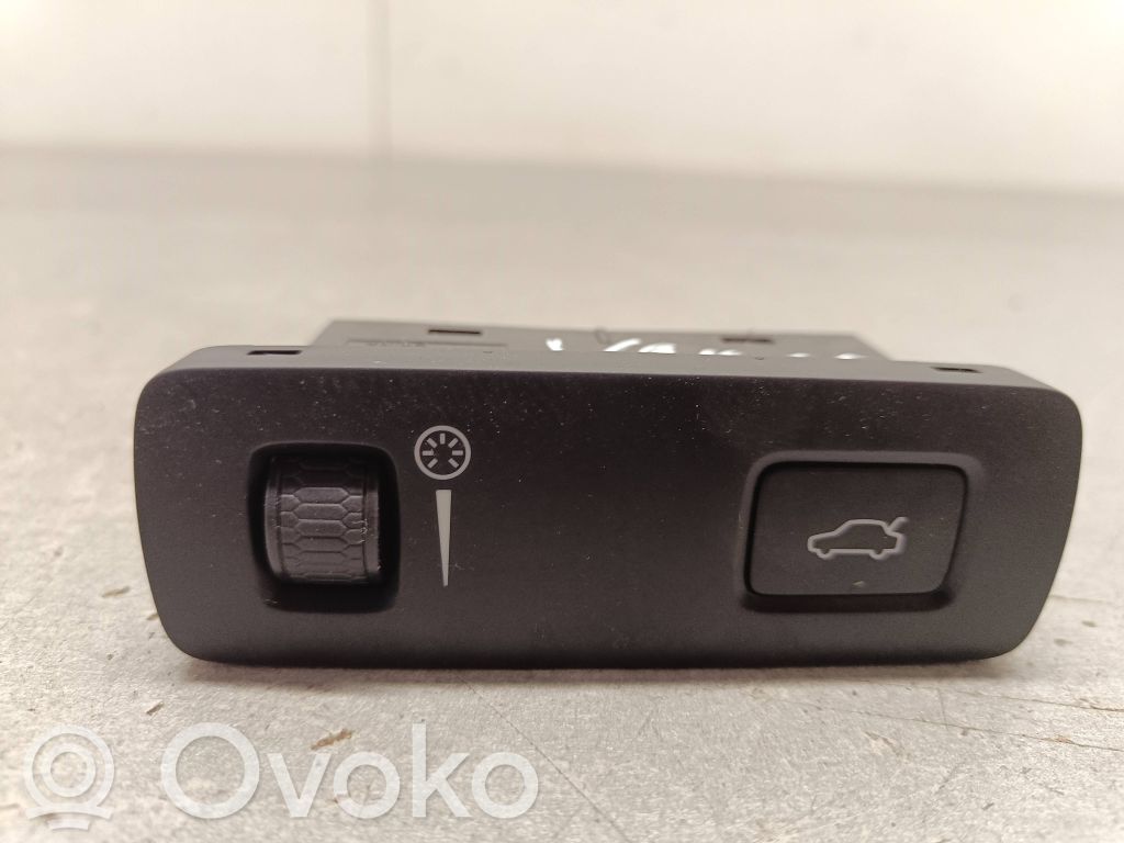 Volvo S90, V90 Tailgate opening switch 