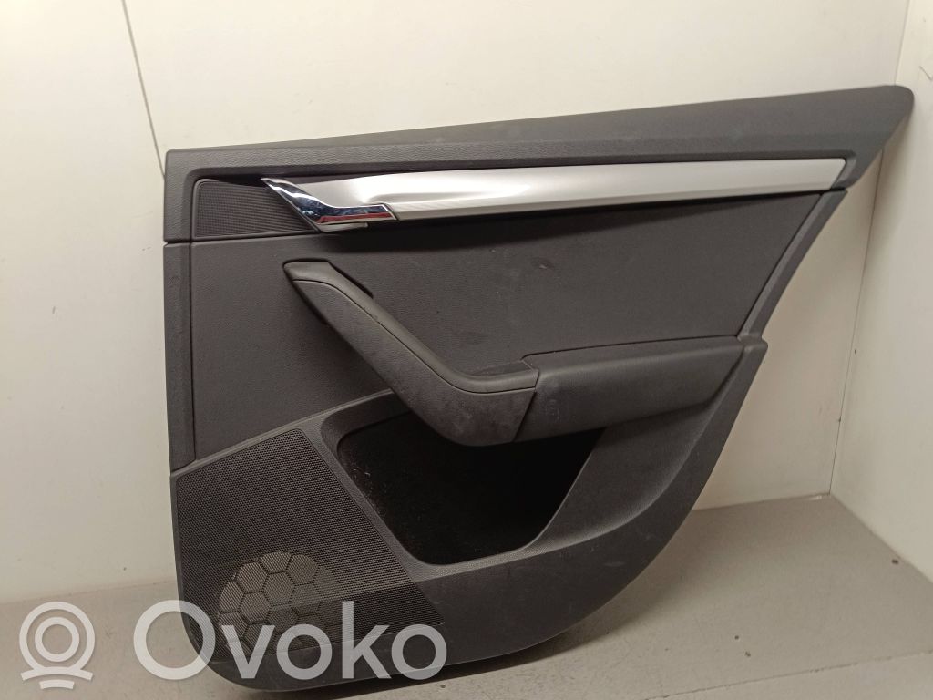 Skoda Octavia Mk3 (5E) Rivestimento del pannello della portiera posteriore 