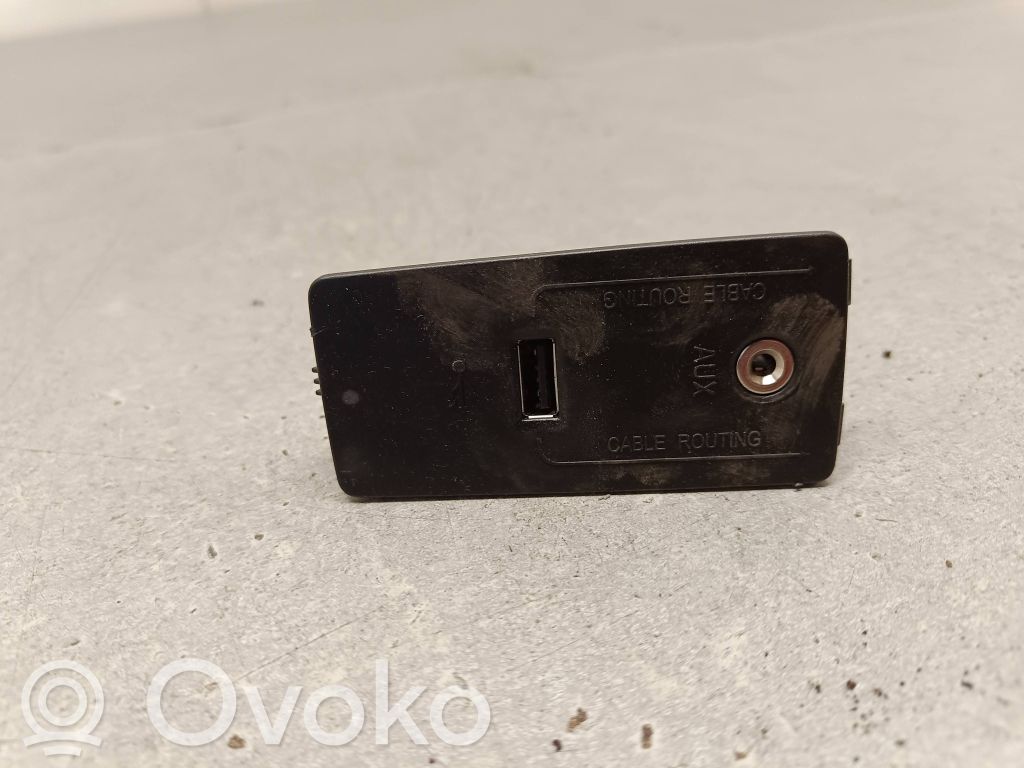 Volvo S90, V90 USB socket connector 