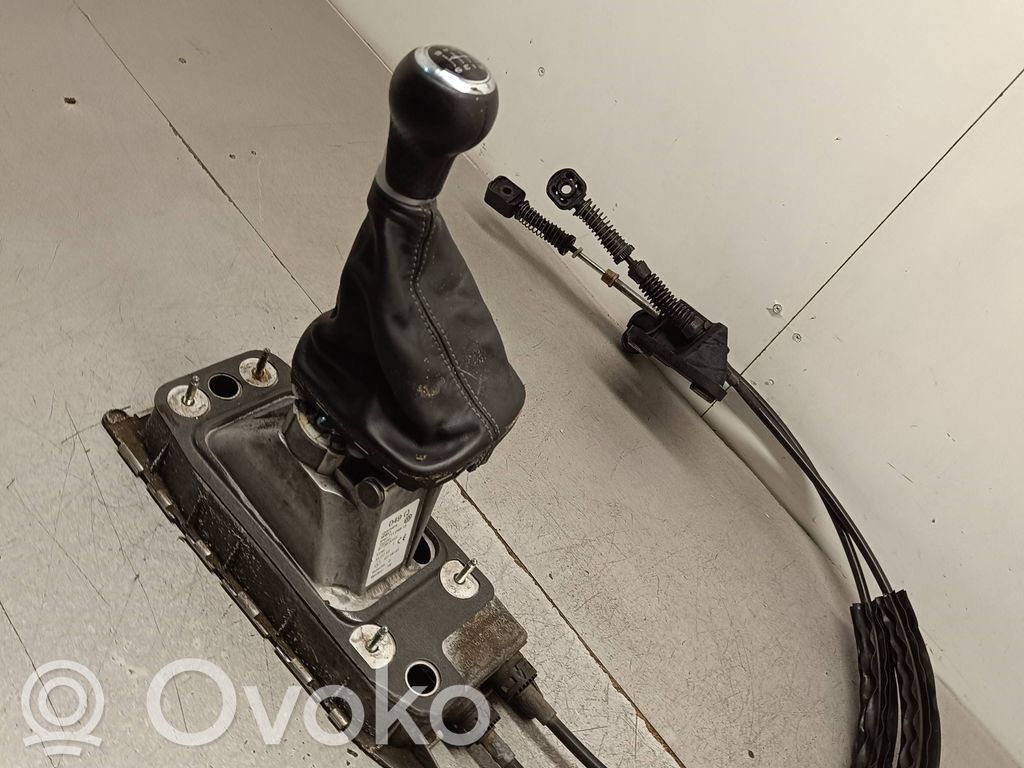 Audi Q3 8U Vaihteenvalitsimen verhoilu 