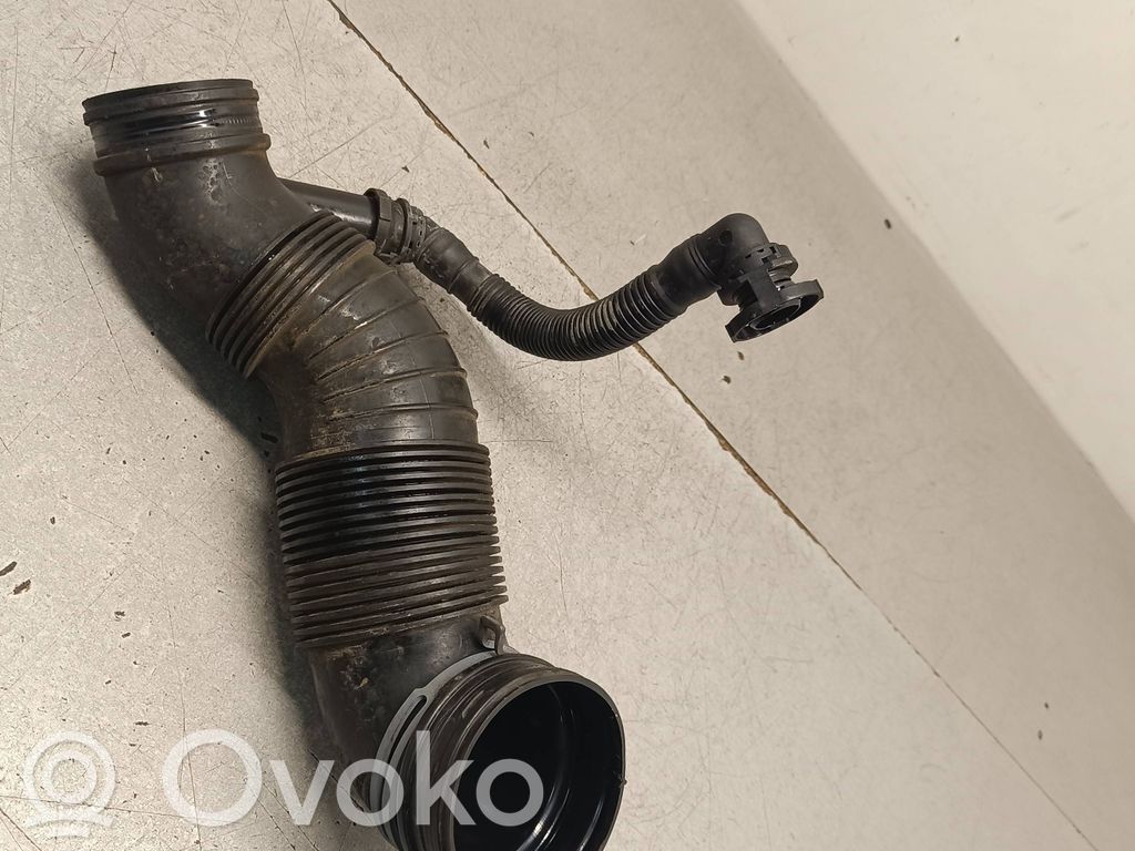 Volkswagen Tiguan Oro vamzdis į turbiną 