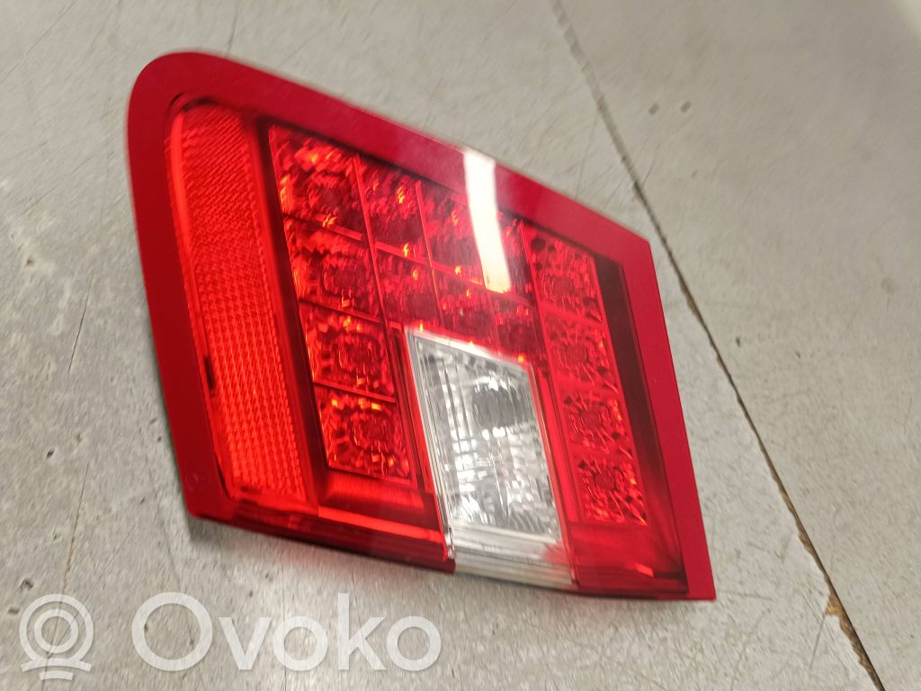 Mercedes-Benz E W212 Lampă spate în capacul portbagajului 