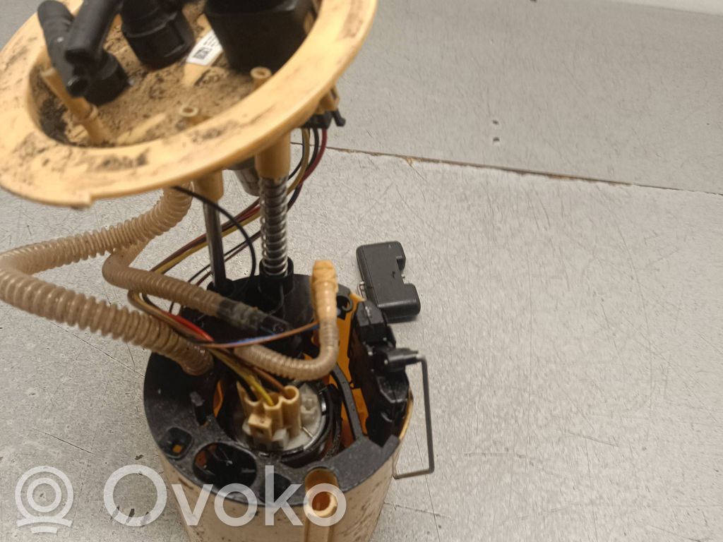 Audi A4 S4 B8 8K Bomba interna de combustible 