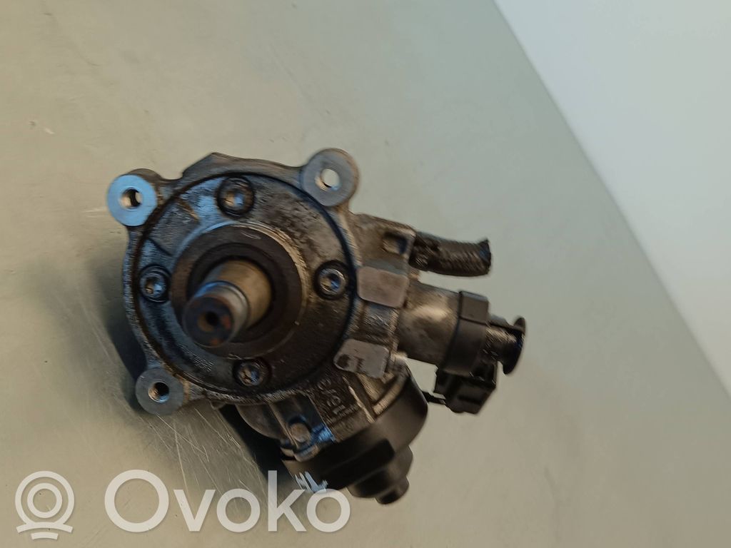 Volkswagen Touran III Fuel injection high pressure pump 