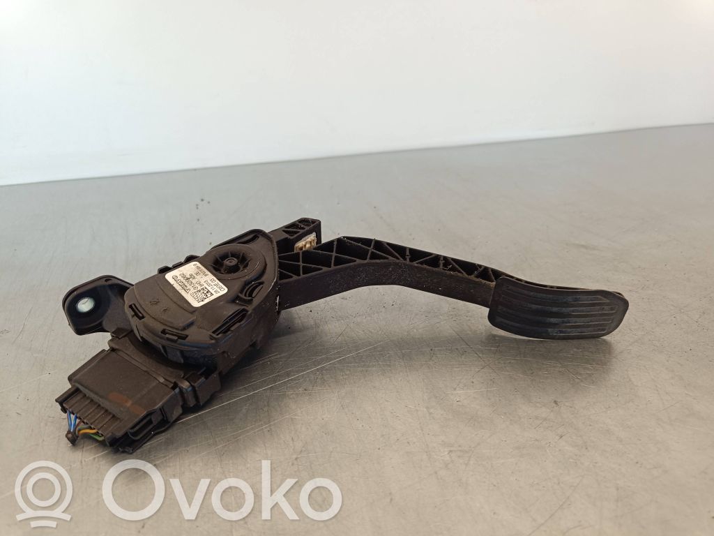 Volvo V60 Akceleratoriaus pedalas 