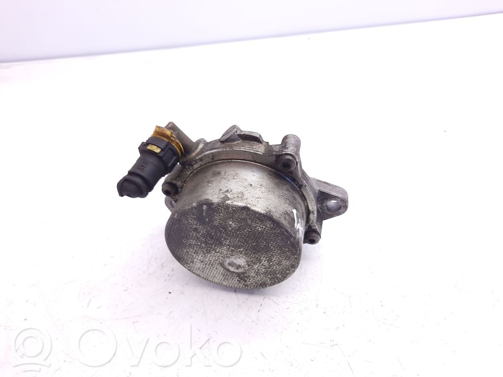Opel Corsa C Vacuum pump 