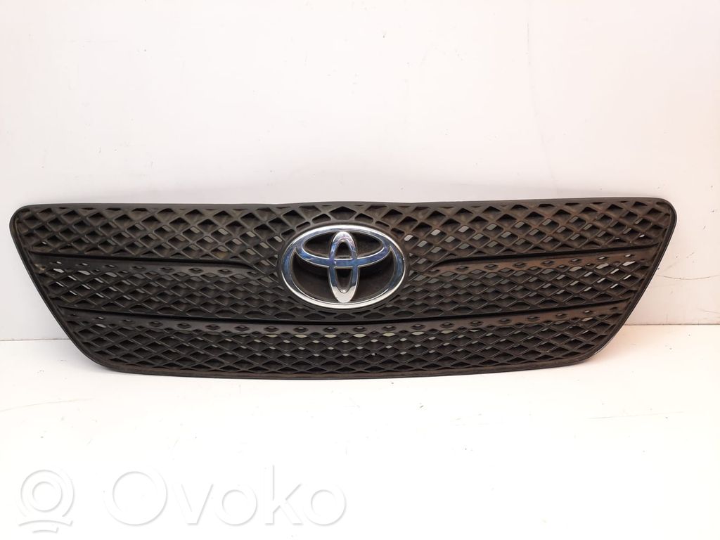 Toyota Corolla E120 E130 Etupuskurin ylempi jäähdytinsäleikkö 