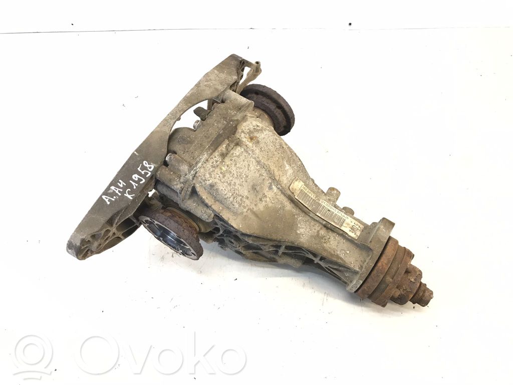 Audi A4 S4 B8 8K Galinis reduktorius 