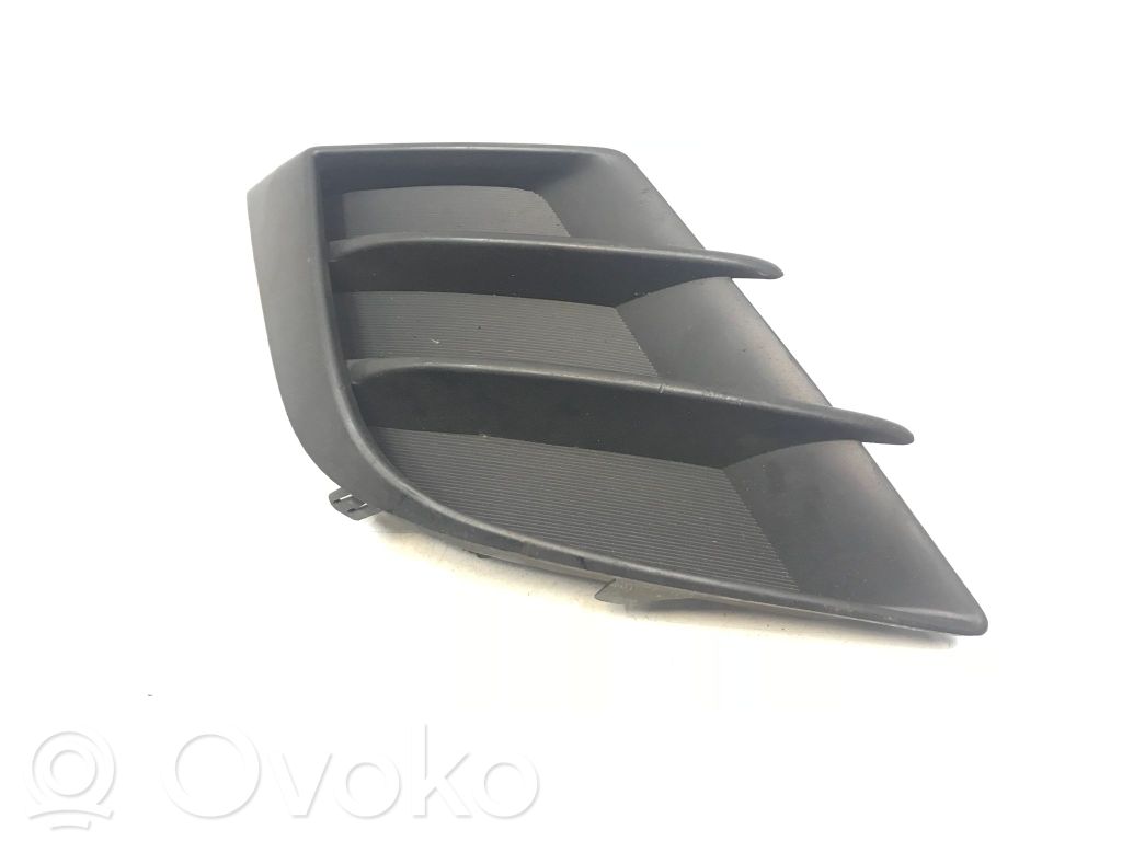 Mazda 3 II Front bumper lower grill 