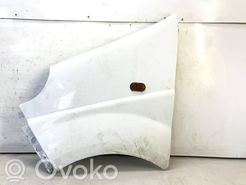 Opel Vivaro Fender 