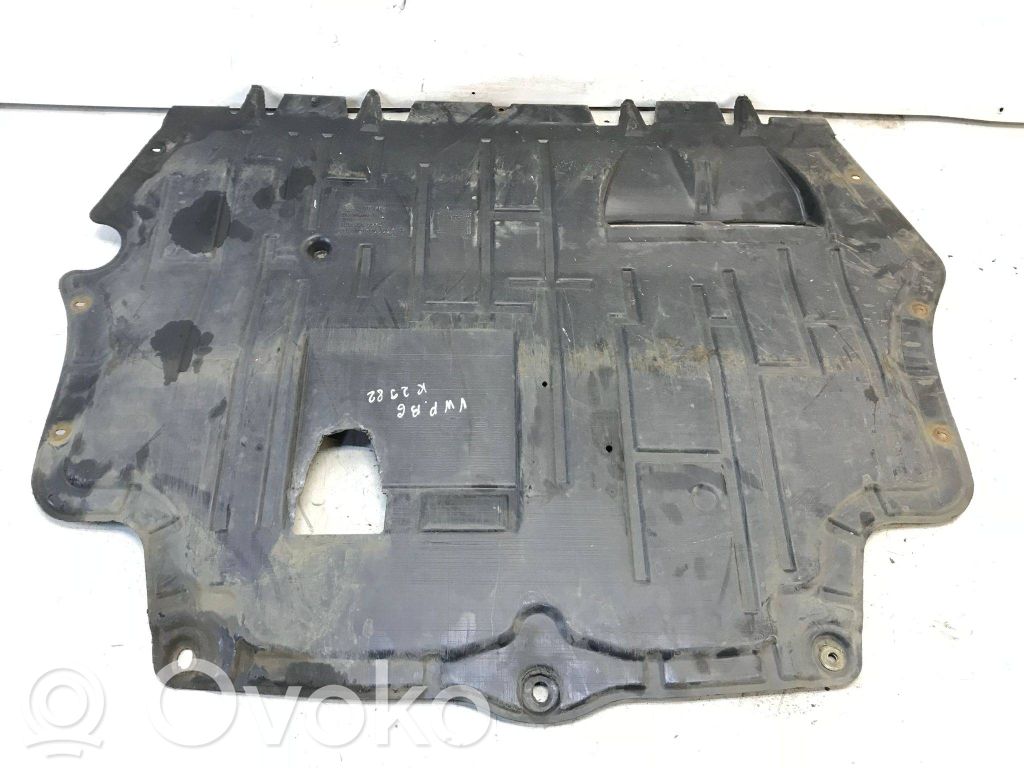 Volkswagen PASSAT B6 Engine splash shield/under tray 