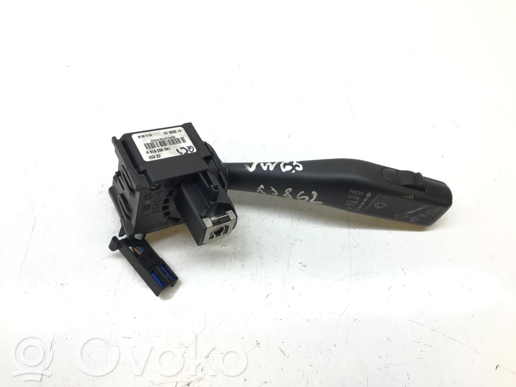 Volkswagen Golf V Wiper control stalk 