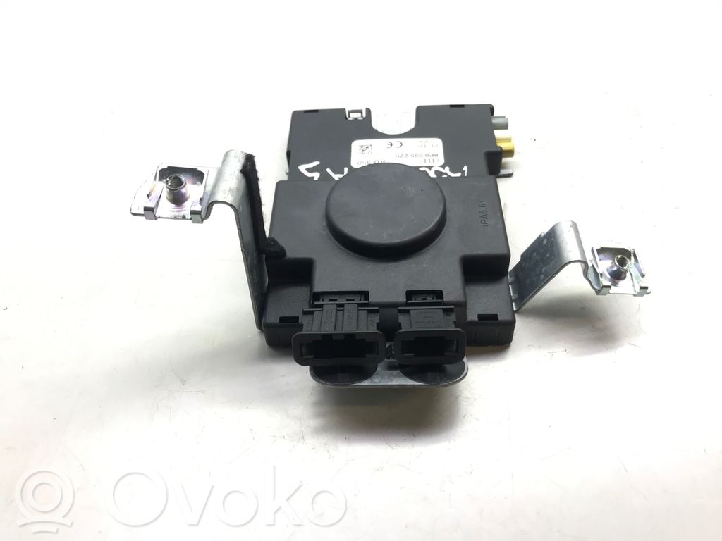 Audi A3 S3 8P Aerial antenna amplifier 