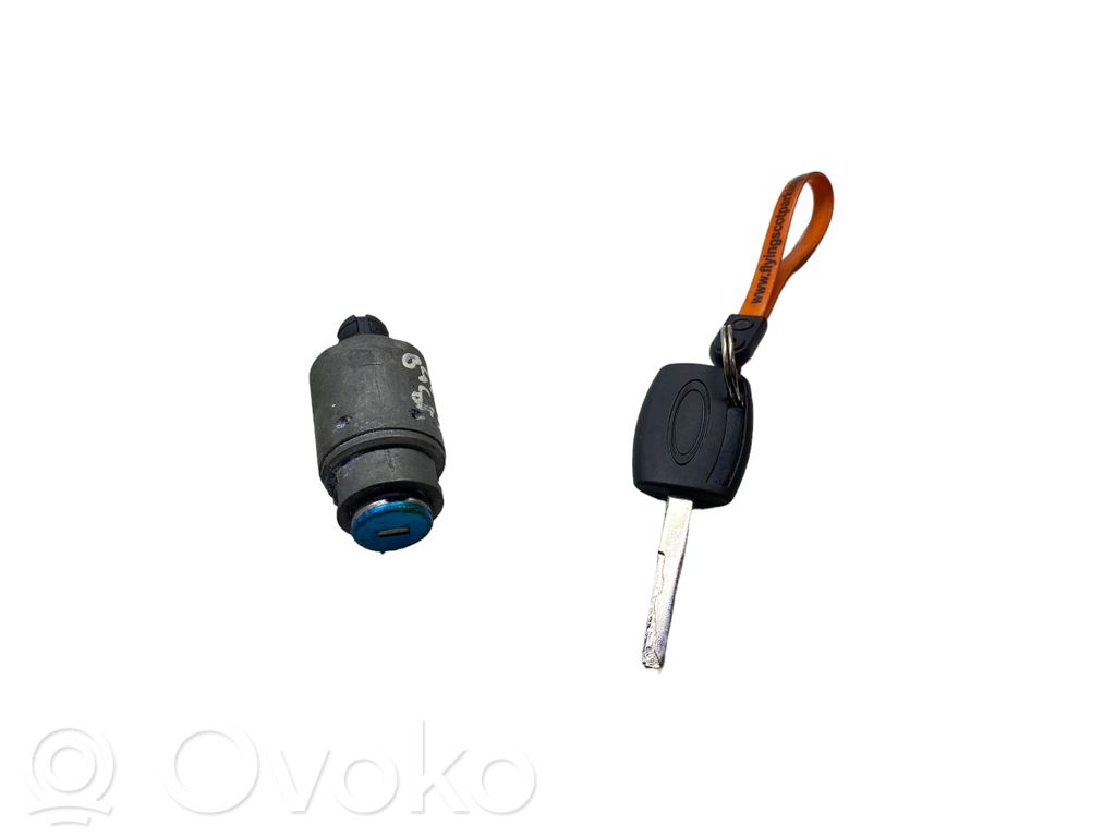 Spyna variklio dangčio
