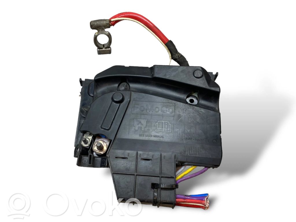 Cableado positivo   AV6T14A067BB