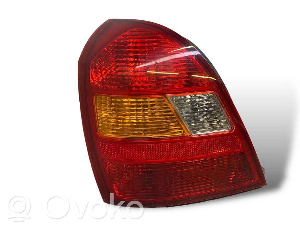 Hyundai Elantra Aizmugurējais lukturis virsbūvē 