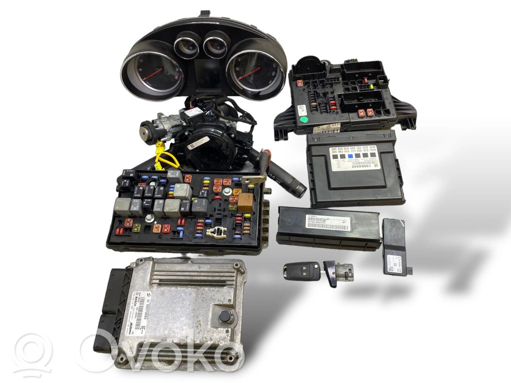 Opel Insignia A Engine ECU kit and lock set 