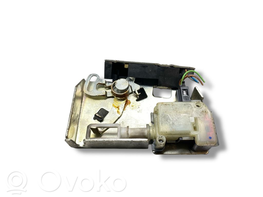Ford Mondeo Mk III Zamek klapy tylnej / bagażnika 