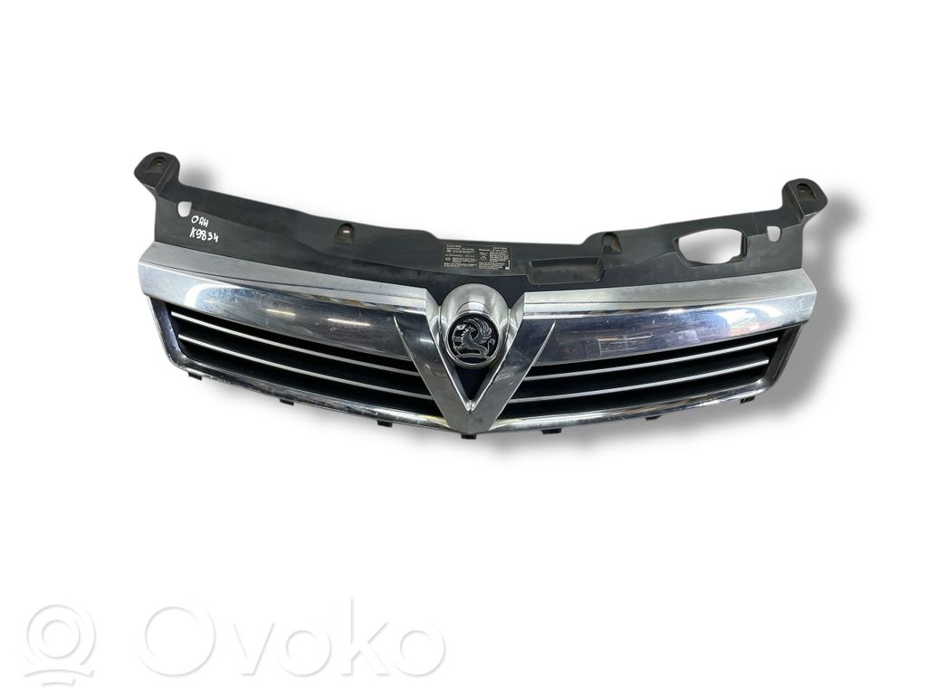 Opel Astra H Maskownica / Grill / Atrapa górna chłodnicy 