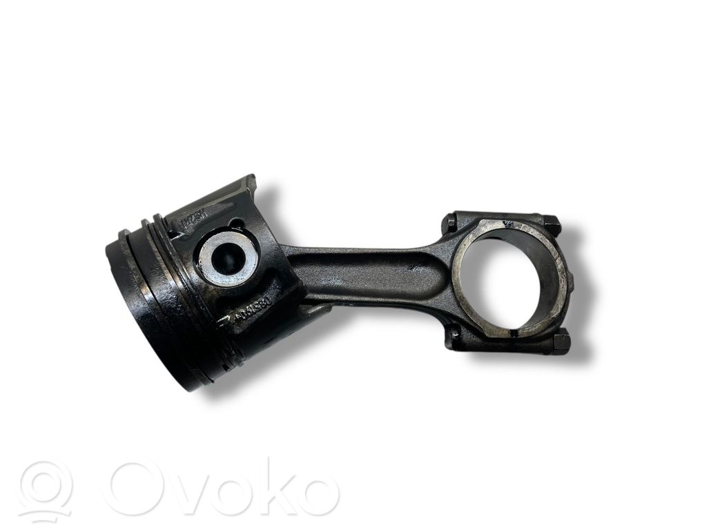 Pistón con biela   D4204T