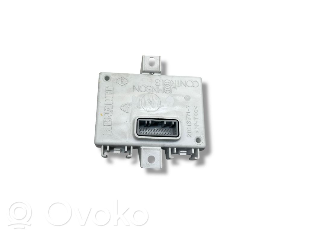 Renault Clio III Unité / module navigation GPS 