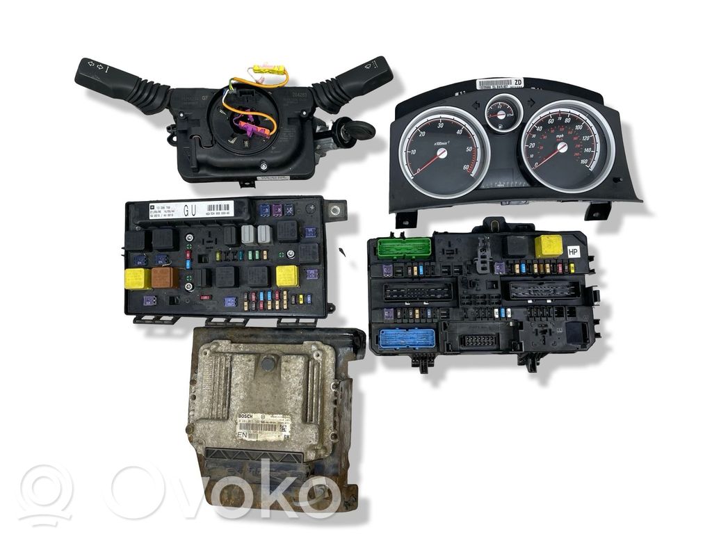 Opel Zafira B Komputer / Sterownik ECU i komplet kluczy 