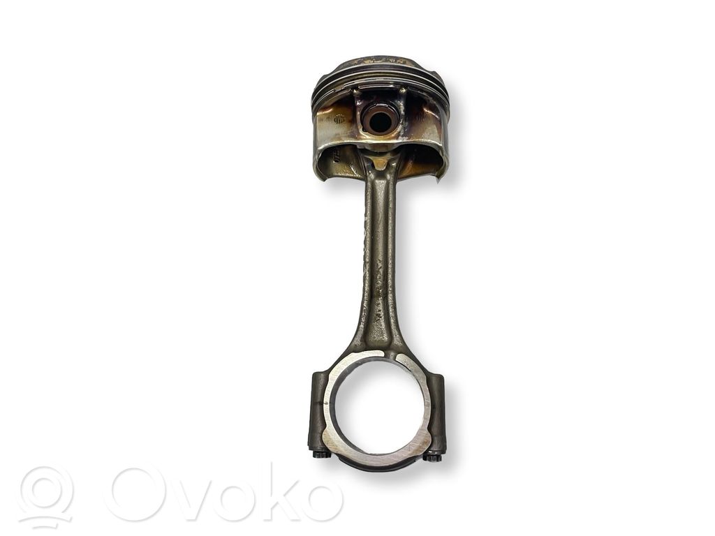 Citroen C4 Cactus Piston with connecting rod 