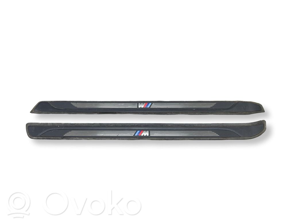 BMW 1 E81 E87 Moldura protectora del borde delantero 