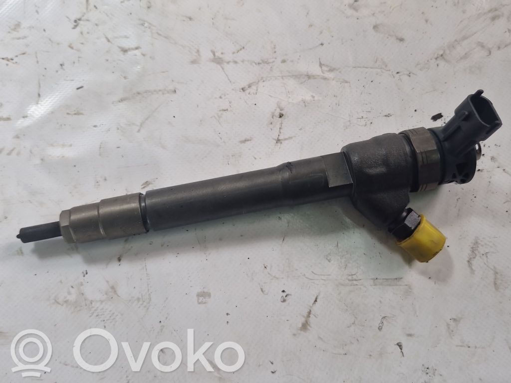 Opel Vivaro Inyector de combustible 
