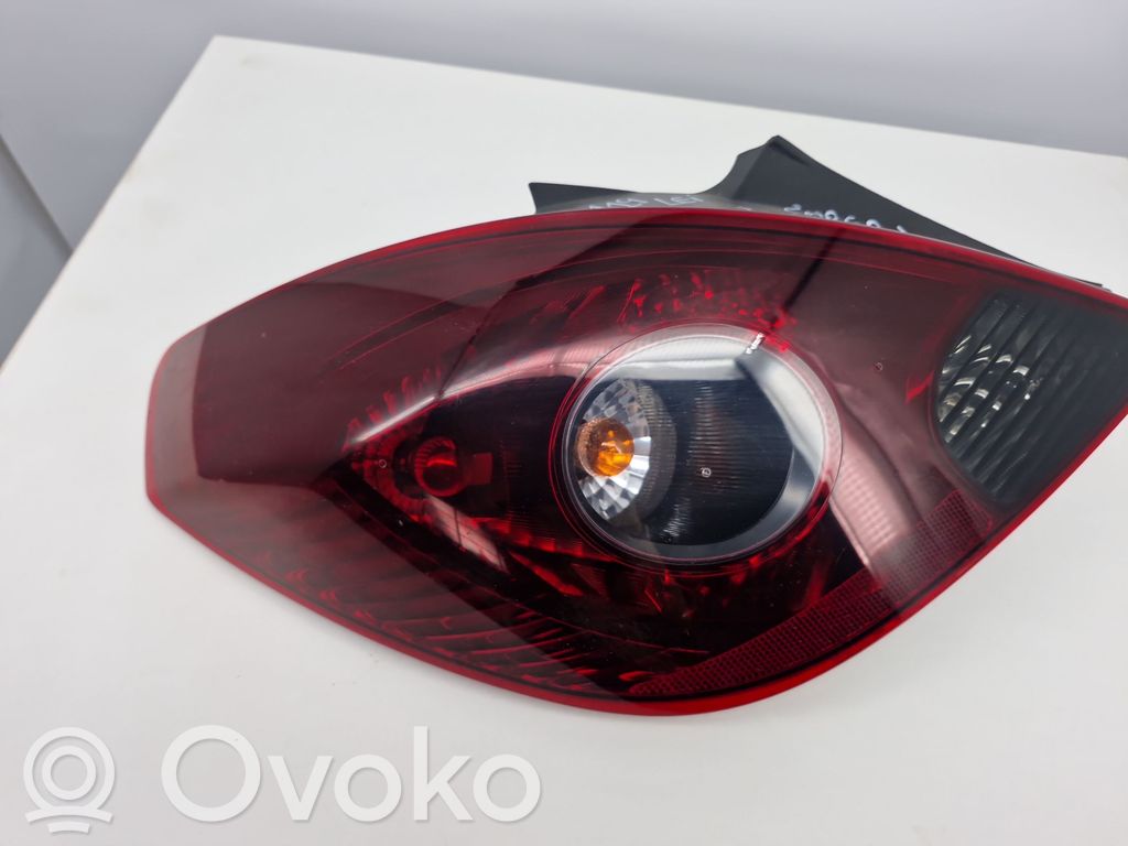 Lampa tylna   13242813,890755510