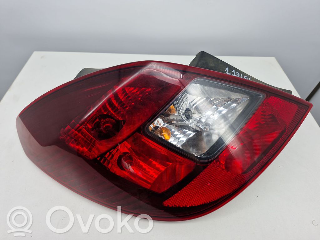 Opel Corsa D Galinis žibintas kėbule 