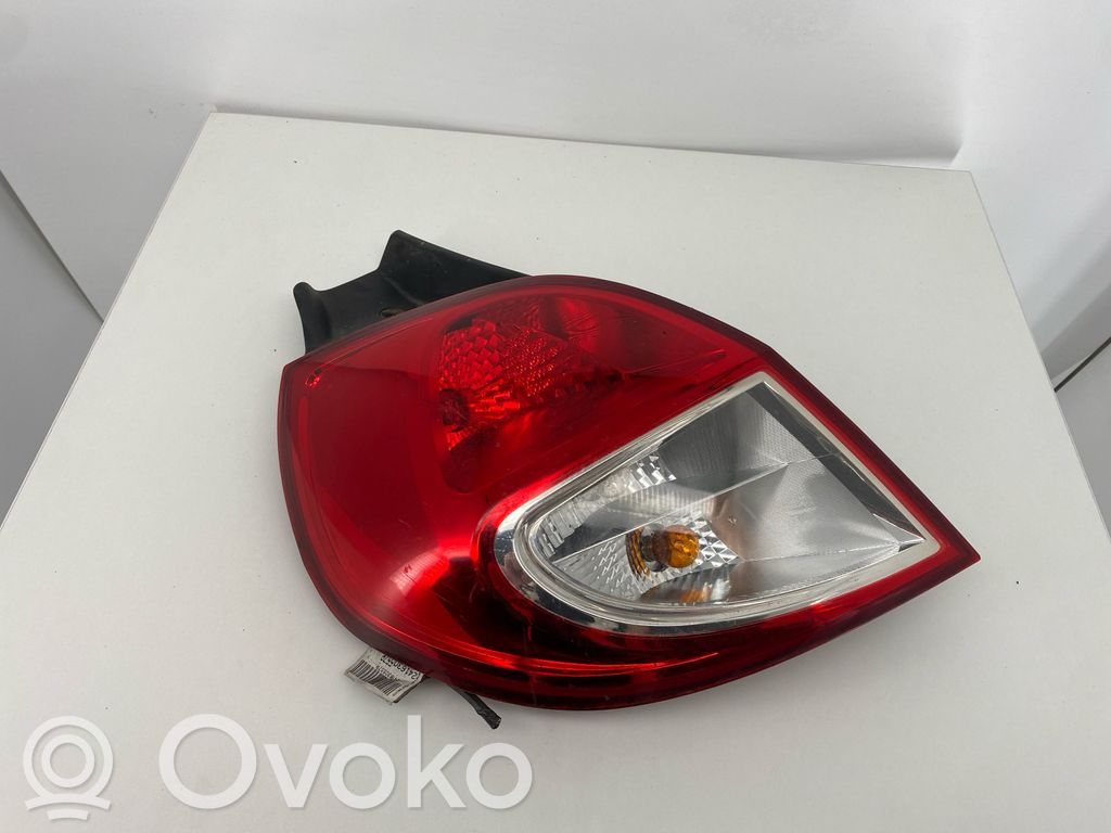 Renault Clio III Lampă spate în caroserie 