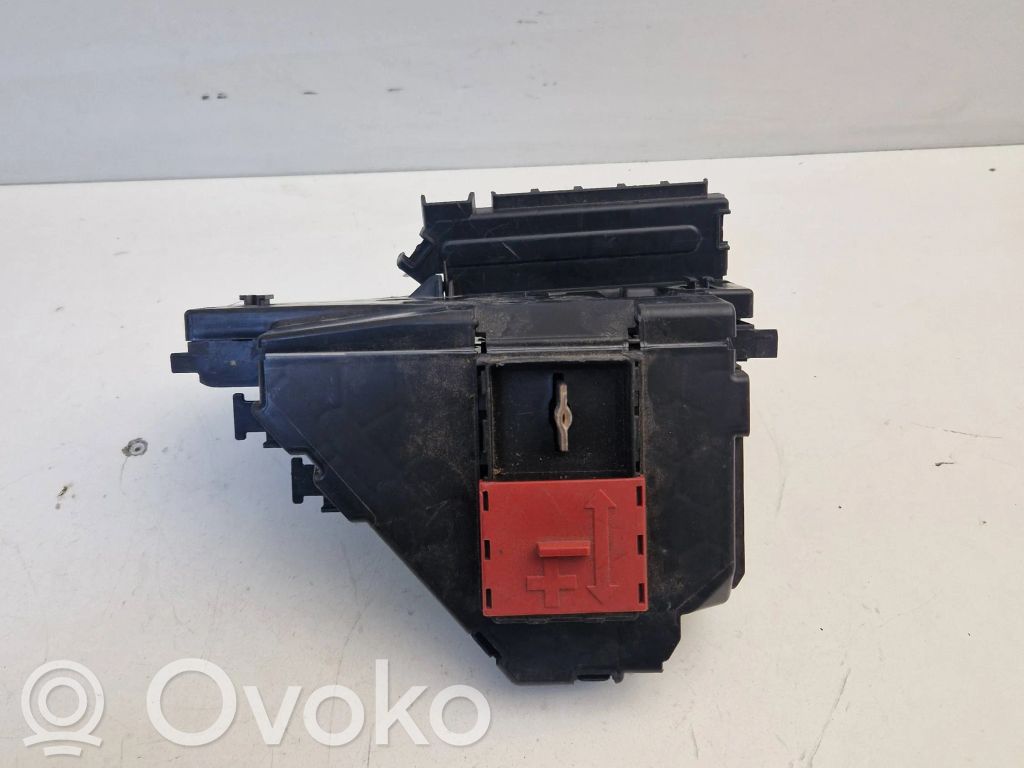 Mercedes-Benz C W205 Fuse module 