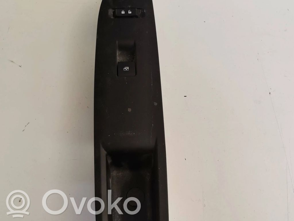 Buick Encore I Electric window control switch 