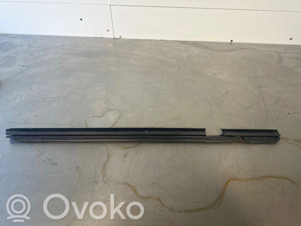 Inne części wnętrza samochodu   A25373501
