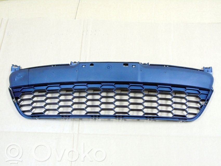Front bumper lower grill   D651501T1