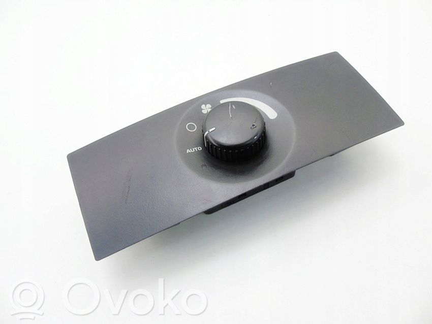 Chrysler Pacifica Tailgate/trunk/boot open switch 