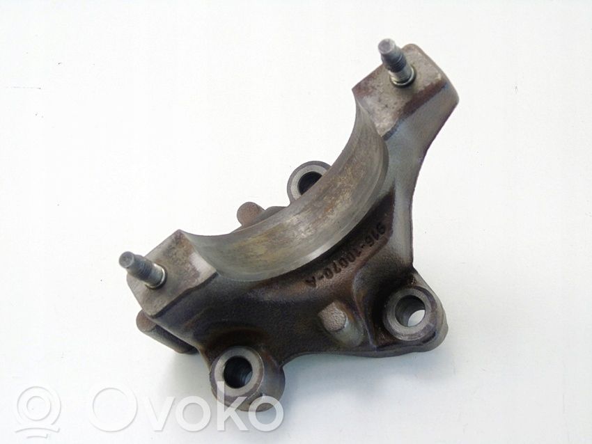 Ford Focus Wspornik / Mocowanie łożyska podpory wału napędowego 