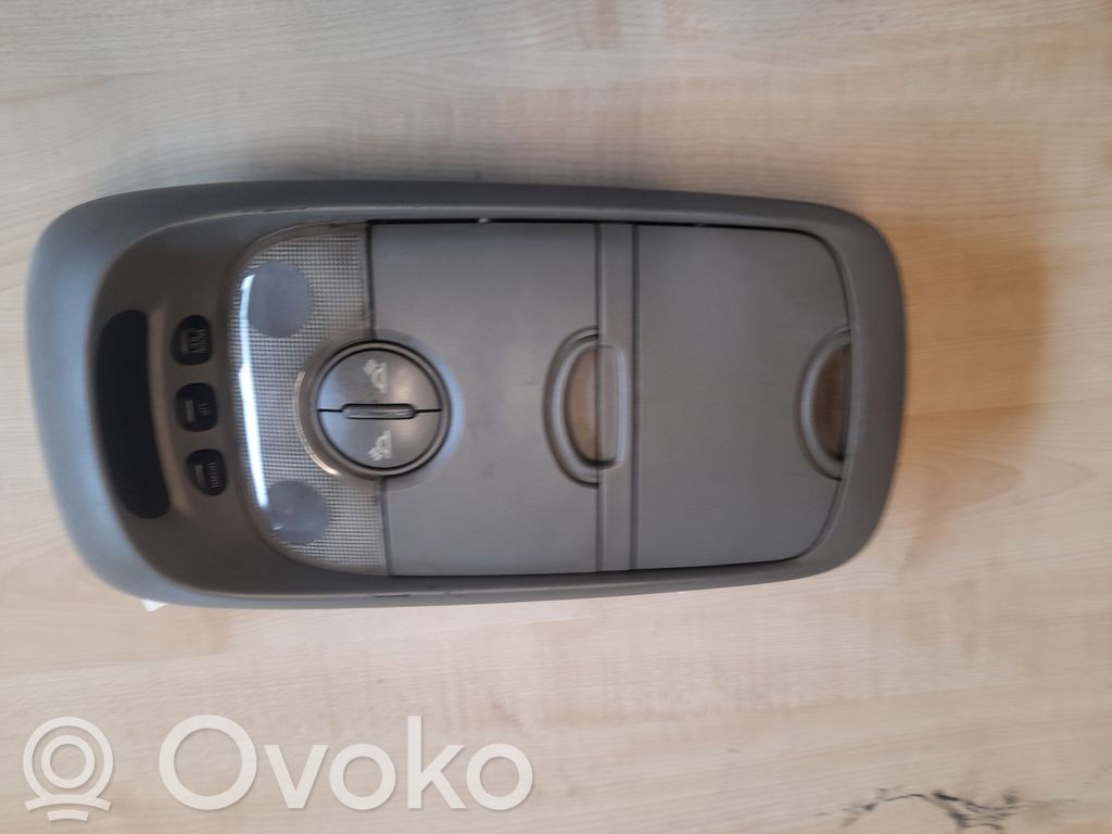KIA Sorento Priekinių vietų apšvietimo žibintas 