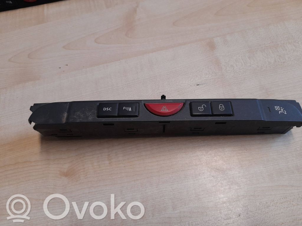 Land Rover Discovery 3 - LR3 Hazard light switch 