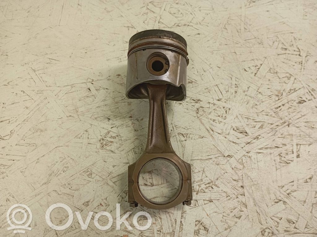 Land Rover Discovery Piston with connecting rod 