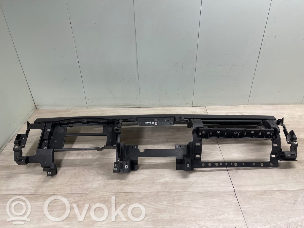 Nissan Navara D40 Panelė 