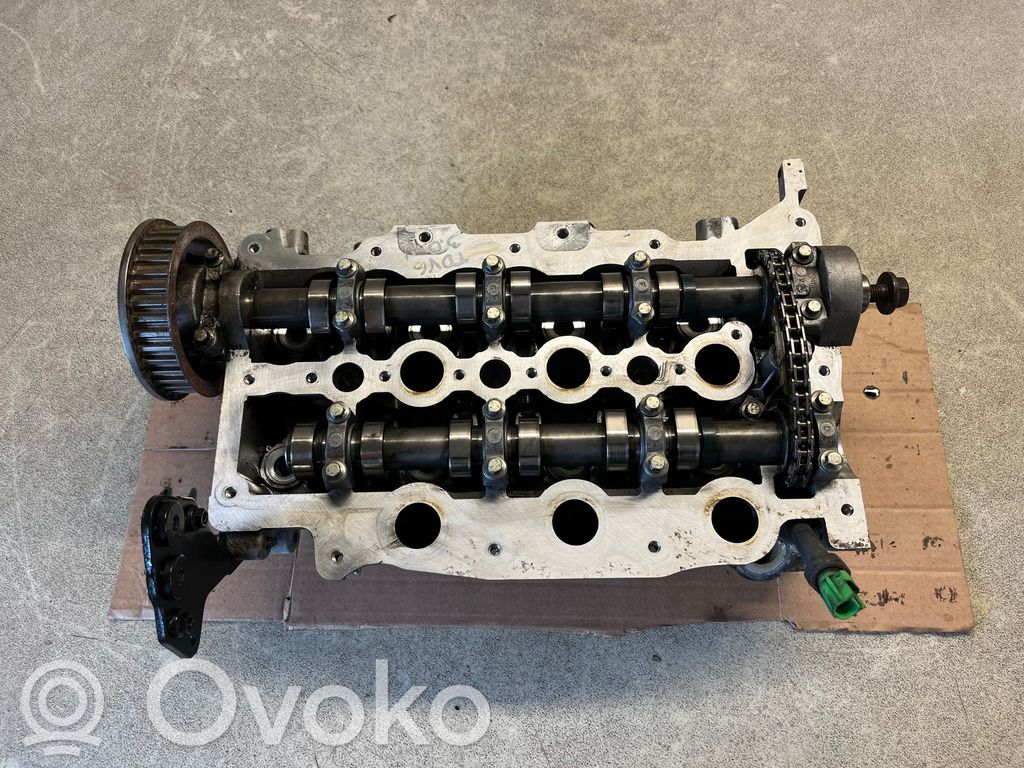 Land Rover Discovery 4 - LR4 Engine head 