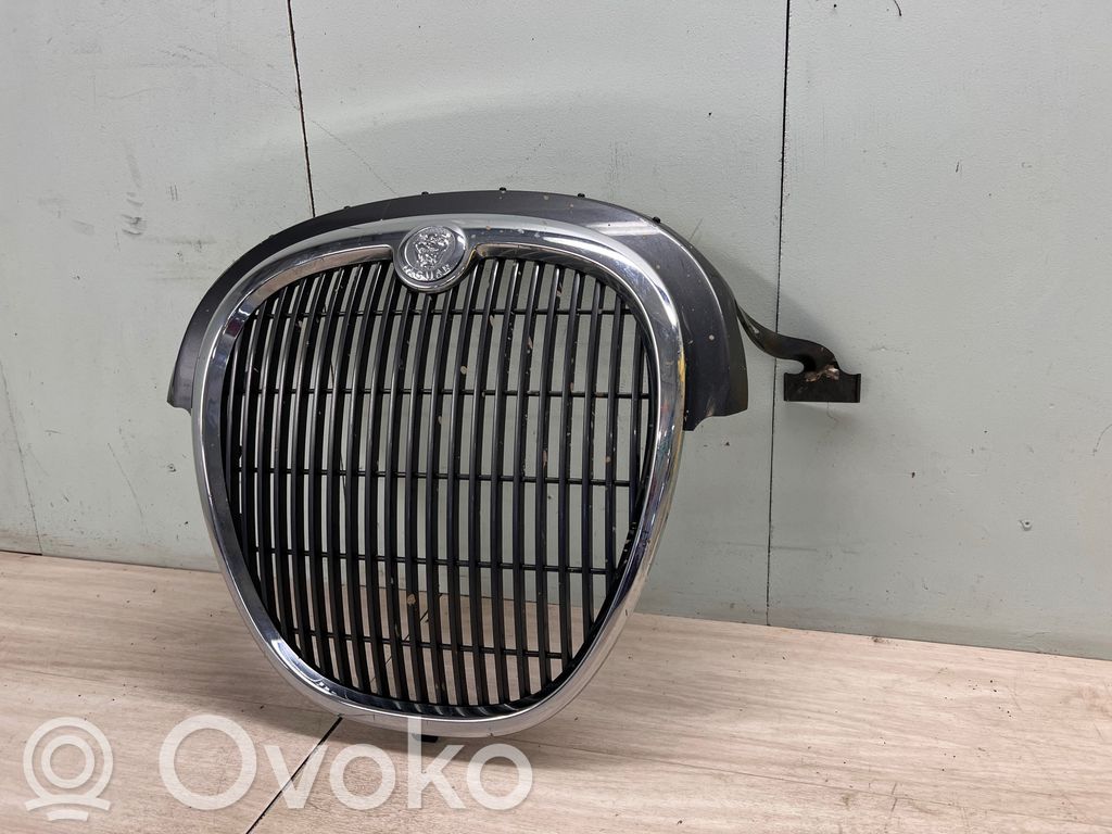 Jaguar S-Type Front bumper upper radiator grill 