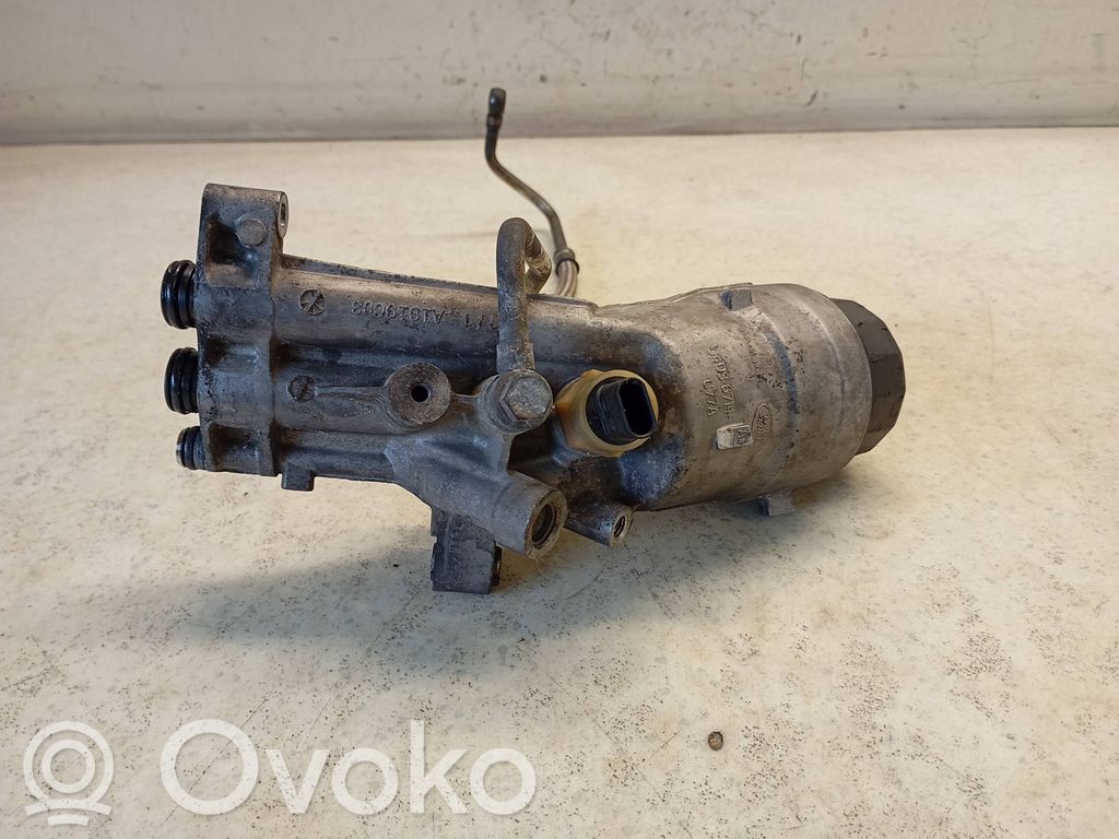 Land Rover Discovery Sport Oil filter mounting bracket 