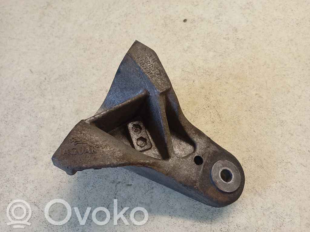 Jaguar S-Type Generator/alternator bracket 